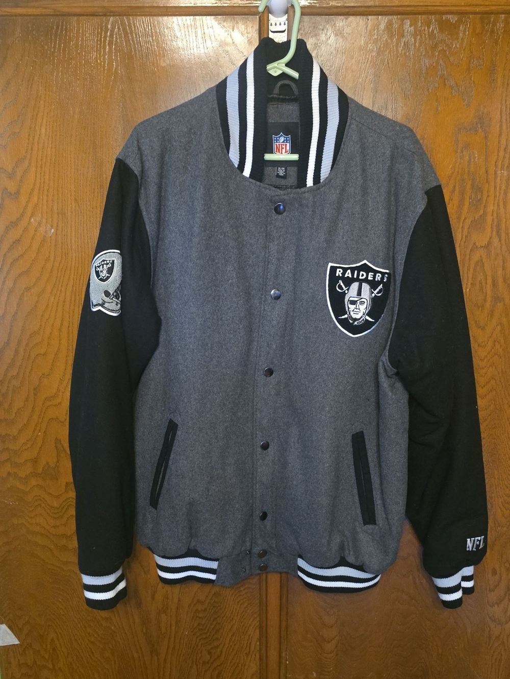 NFL Oakland Raiders Men’s Grey & Black Varsity Jacket XL